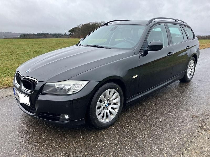 Gebraucht BMW 318 143 PS (105 kW) 2008 Schwarz Kombi
