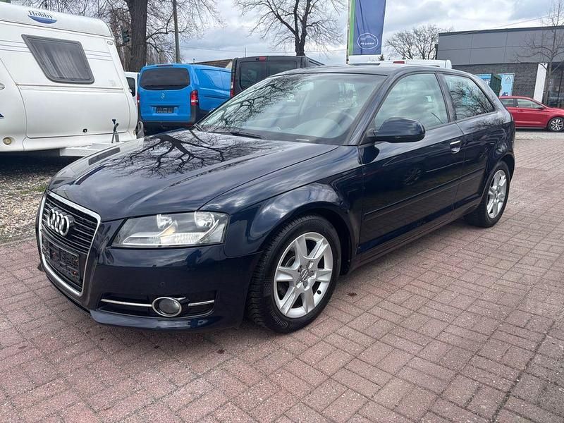 Gebraucht Audi A3 Attraction 105 PS (77 kW) 2011 Blau Kleinwagen