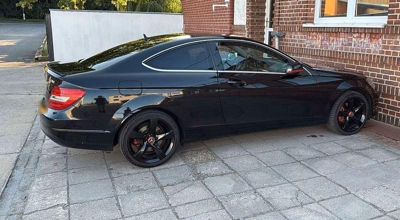 Gebraucht Mercedes C220 170 PS (125 kW) 2013 Schwarz Coupé