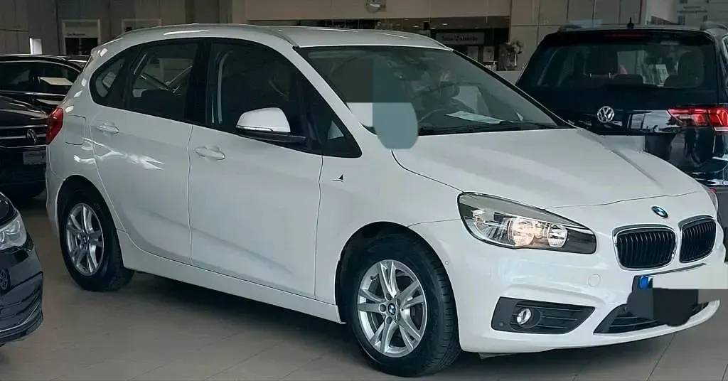 Gebraucht BMW 214 Active Tourer 95 PS (69 kW) 2016 Weiß Van / Kleinbus