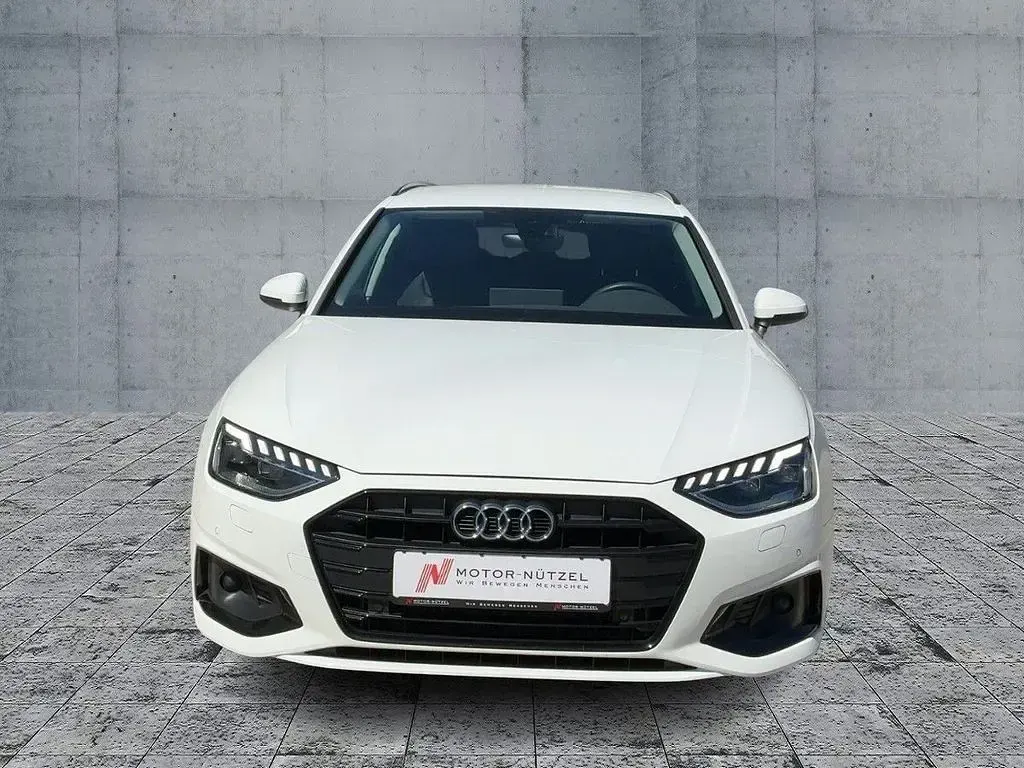 Gebraucht Audi A4 Advanced 163 PS (119 kW) 2023 Ibisweiß Kombi