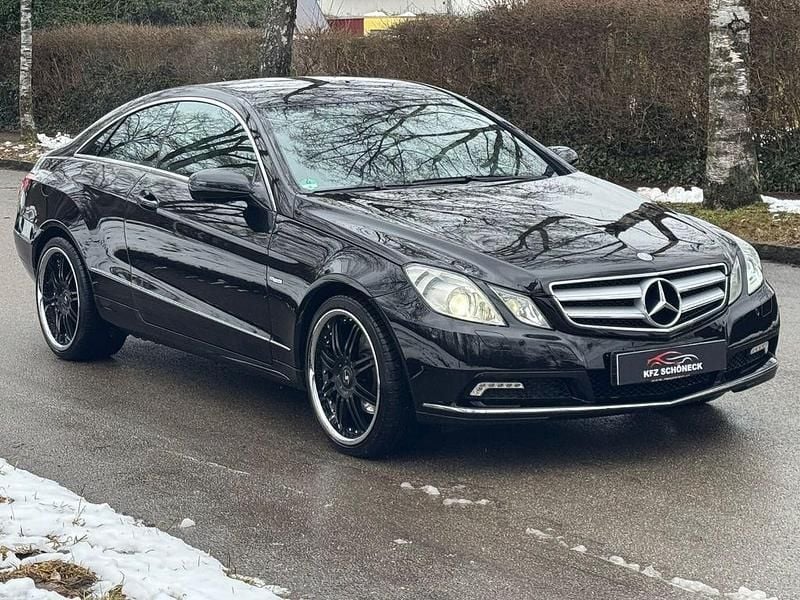 Gebraucht Mercedes E350 292 PS (214 kW) 2009 Schwarz Coupé