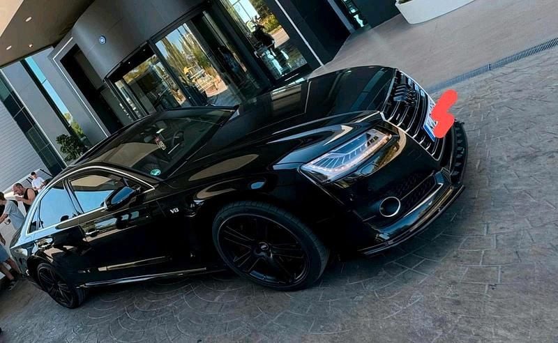 Second-hand Audi A8 440 CP (323 kW) 2015 Negru Berlinǎ