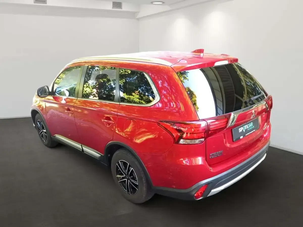 Gebraucht Mitsubishi Outlander Edition 150 PS (110 kW) 2018 Karminrot SUV