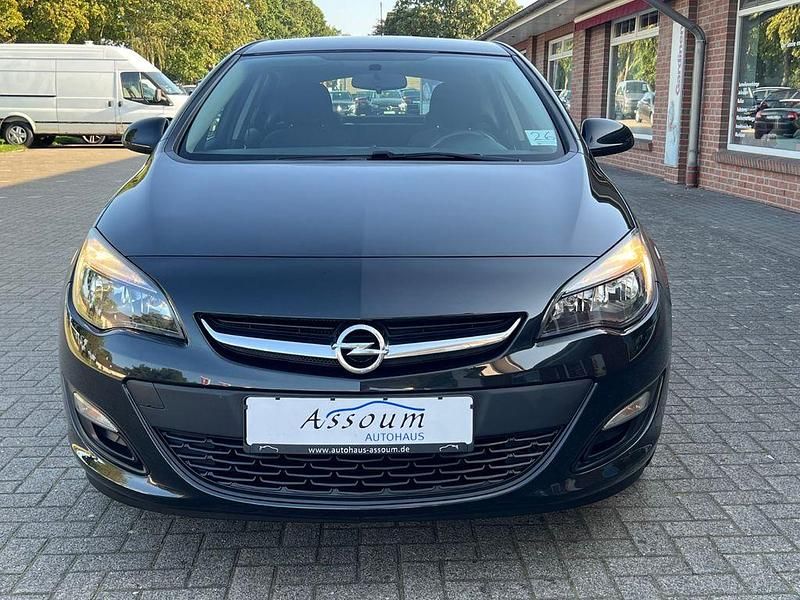 Gebraucht Opel Astra Active 87 PS (63 kW) 2013 Schwarz Limousine