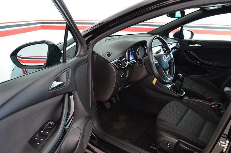 Gebraucht Opel Astra Dynamic 200 PS (147 kW) 2017 Schwarz Limousine