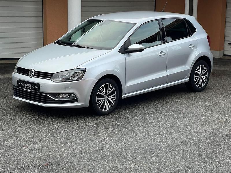Silber Gebraucht 2016 VW Polo Allstar Limousine | 6.900 € (Guter Preis) - Bild 1/4