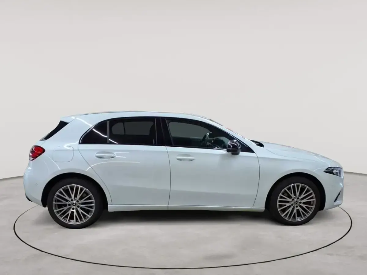 Gebraucht Mercedes A250 Advanced 160 PS (117 kW) 2022 Digitalweiß metallic Limousine