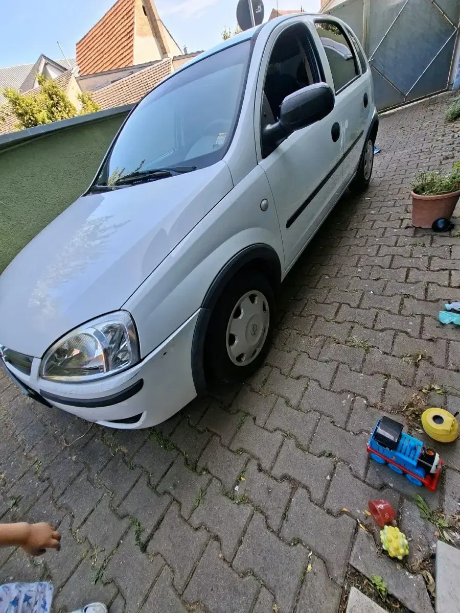 Gebraucht Opel Corsa 60 PS (44 kW) 2004 Weiß Kleinwagen