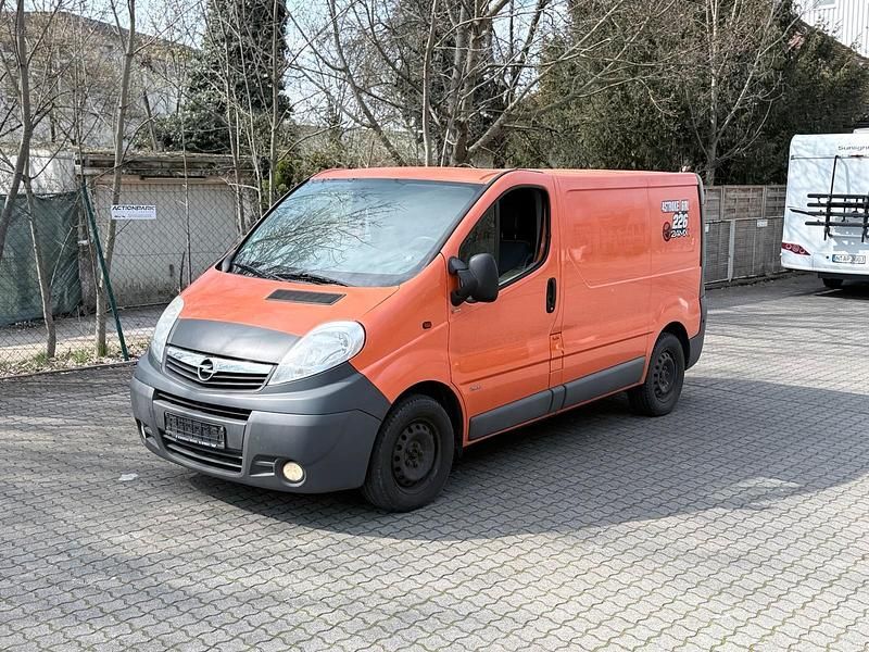 Gebraucht Opel Vivaro 115 PS (84 kW) 2012 Orange Van / Kleinbus