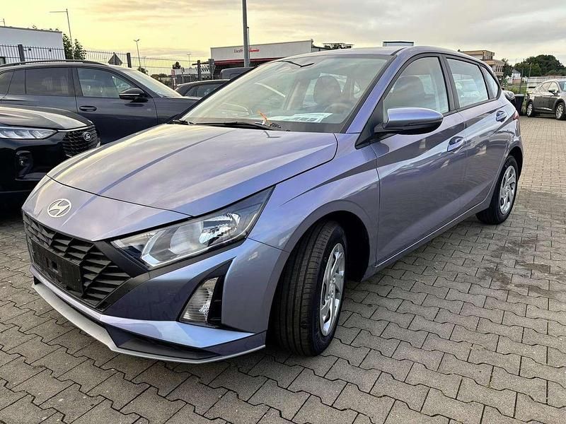 Hellblau Neu 2025 Hyundai i20 Comfort Kleinwagen | 18.295 € (Fairer Preis) - Bild 1/4