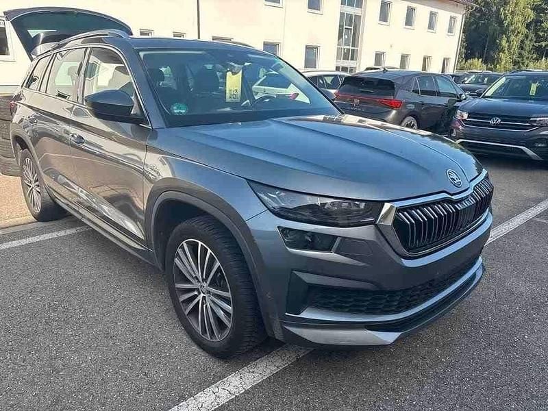 Graphitegrau metallic Gebraucht 2023 Skoda Kodiaq LAURIN & KLEMENT SUV | 37.780 € (Fairer Preis) - Bild 1/4