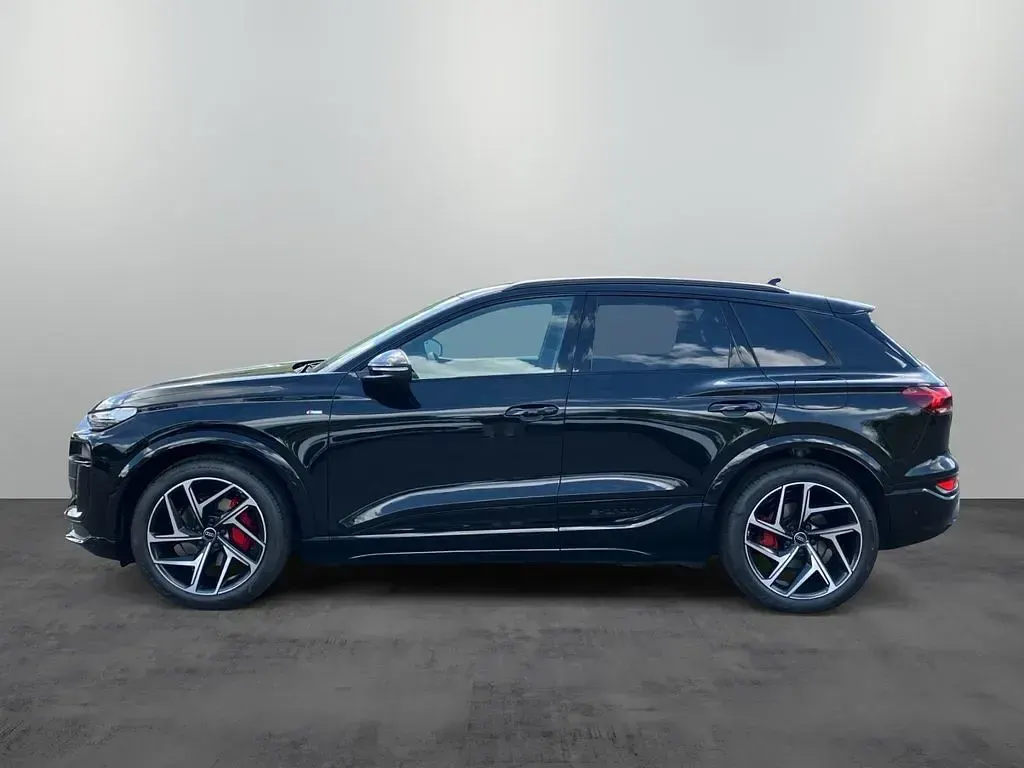 Neu Audi Q6 e-tron Performance 225 kW (306 PS) 2026 Schwarz SUV