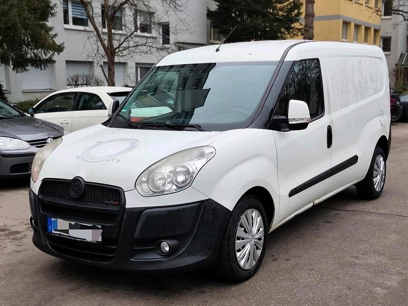Weiß Gebraucht 2011 Fiat Doblò Van / Kleinbus | 3.400 € (Fairer Preis) - Bild 1/4