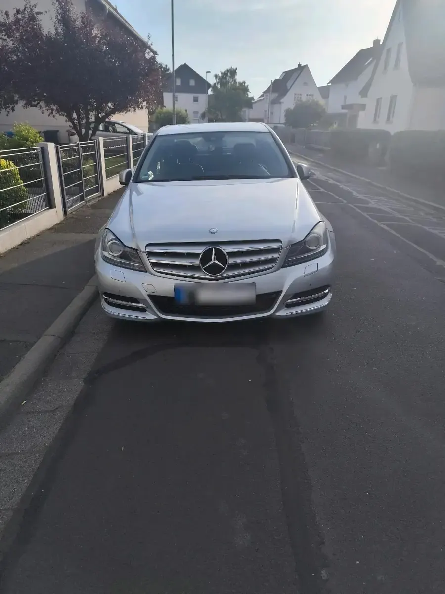 Gebraucht Mercedes C220 Avantgarde 170 PS (125 kW) 2011 Silber Limousine