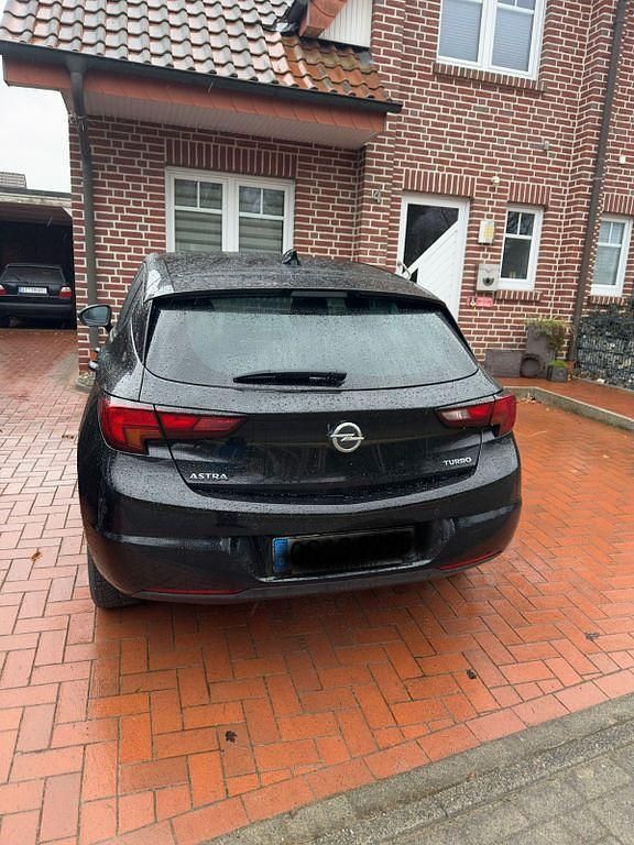 Gebraucht Opel Astra Edition 125 PS (91 kW) 2018 Schwarz Limousine