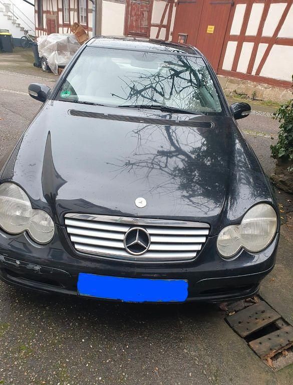 Schwarz Gebraucht 2001 Mercedes CLK230 Avantgarde Coupé | 2.800 € (Fairer Preis) - Bild 1/4