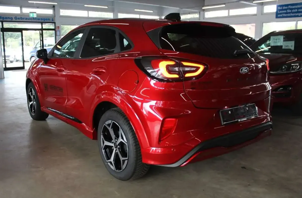Second-hand Ford Puma ST-Line 125 CP (91 kW) 2025 Roșu SUV