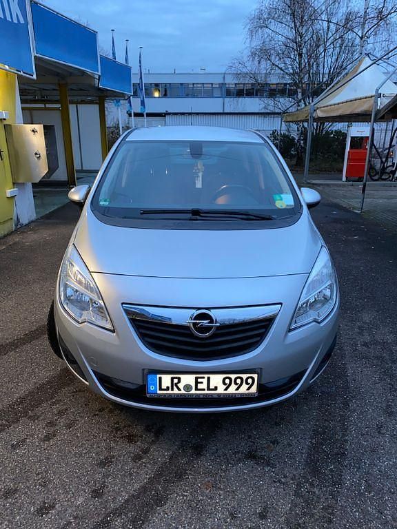 Grau Gebraucht 2011 Opel Meriva Selection Van / Kleinbus | 4.700 € (Fairer Preis) - Bild 1/4