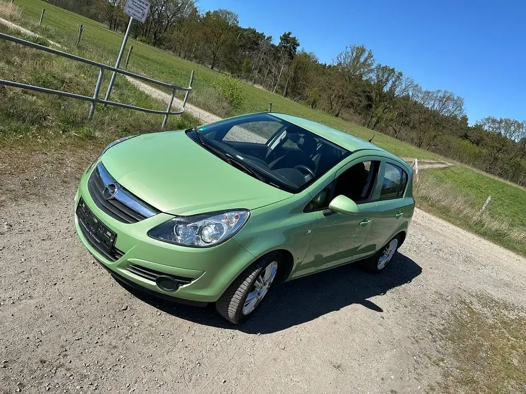 Second-hand Opel Corsa Innovation 80 CP (58 kW) 2008 Verde Hatchback