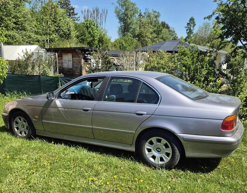 Gebraucht 2001 BMW 520 Limousine | 2.500 € (Guter Preis) - Bild 1/4