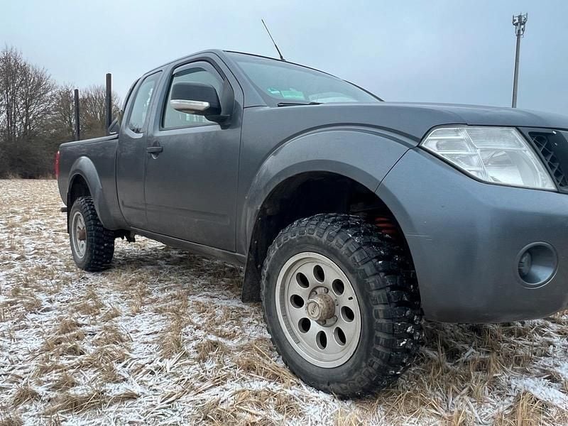 Gebraucht Nissan Navara 190 PS (139 kW) 2011 Grau Pickup
