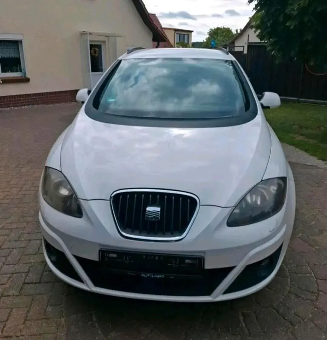 Gebraucht Seat Altea XL Copa 105 PS (77 kW) 2013 Weiß Van / Kleinbus