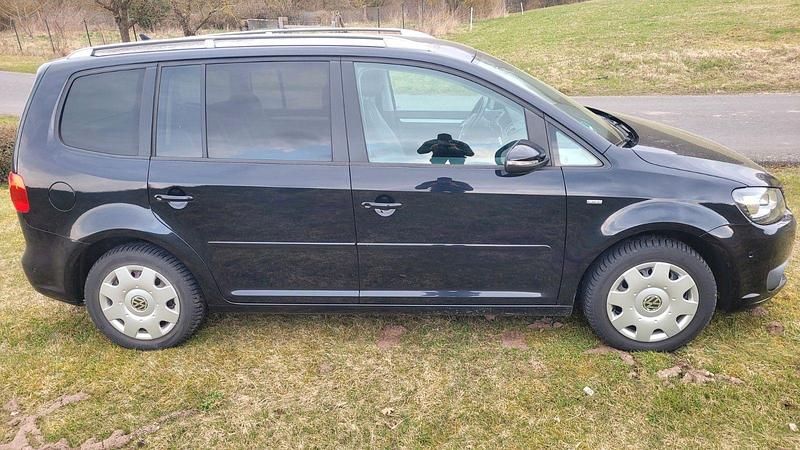 Gebraucht VW Touran 140 PS (102 kW) 2013 Schwarz Van / Kleinbus