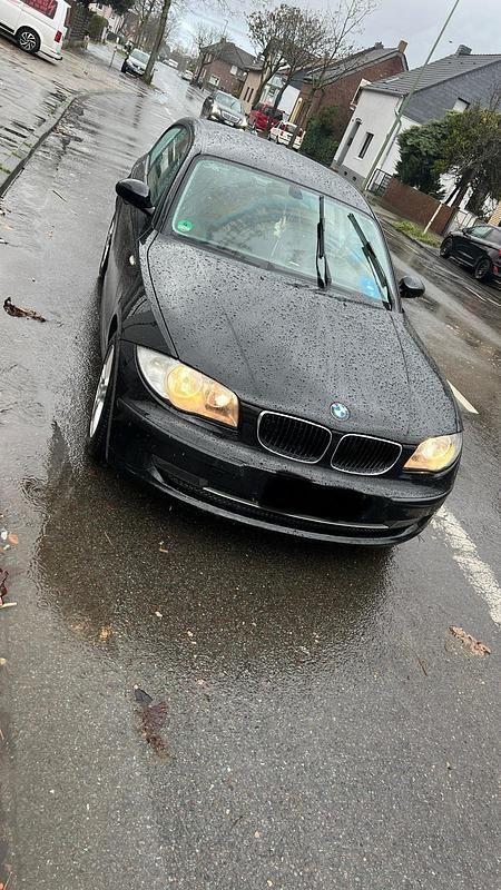 Schwarz Gebraucht 2009 BMW 118 Coupé Coupé | 3.500 € (Guter Preis) - Bild 1/4