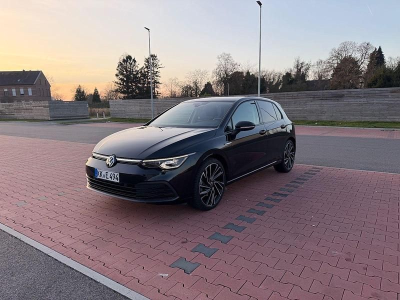 Schwarz Gebraucht 2022 VW Golf VIII Style Kleinwagen | 22.450 € (Superpreis) - Bild 1/4