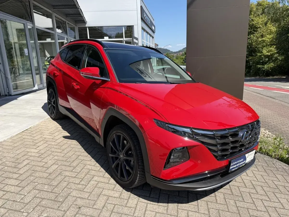 Gebraucht Hyundai Tucson Trend 230 PS (169 kW) 2021 Engine red SUV