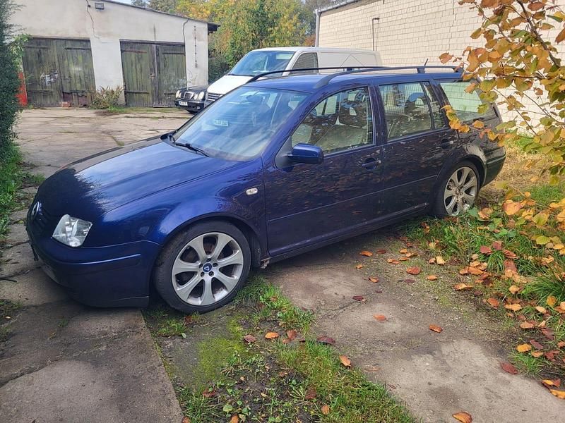Blau Gebraucht 2000 VW Bora Limousine | 2.300 € (Teuer) - Bild 1/4