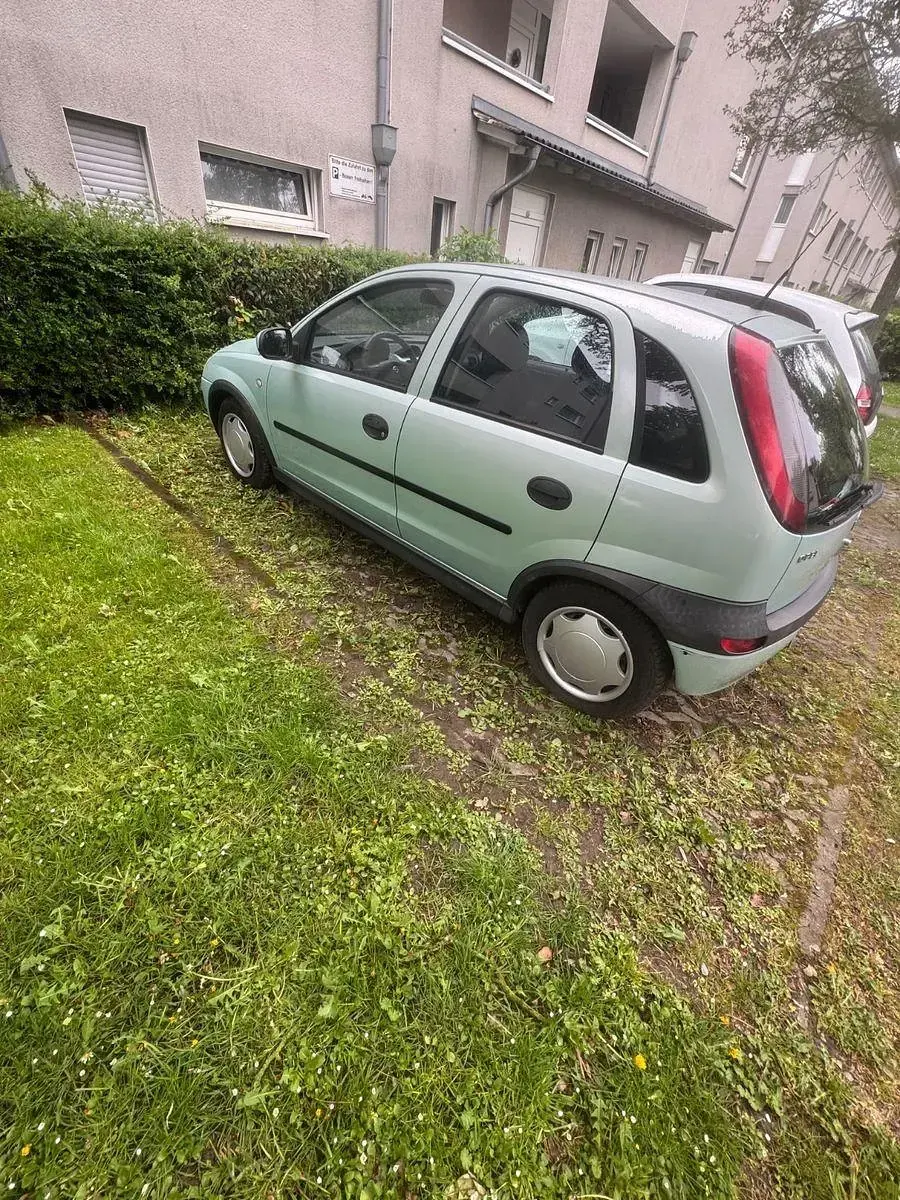 Używany Opel Corsa 75 KM (55 kW) 2002 Zielony Hatchback