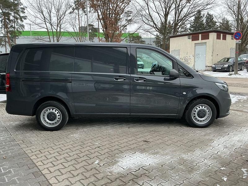Gebraucht Mercedes Vito 136 PS (100 kW) 2022 Schwarzgrau Van