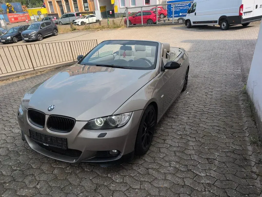 Gebraucht BMW 330 Cabriolet 231 PS (169 kW) 2007 Beige Cabrio