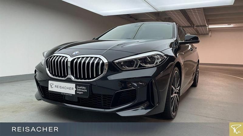Saphirschwarz Gebraucht 2024 BMW 128 Shadowline Limousine | 33.990 € (Fairer Preis) - Bild 1/4