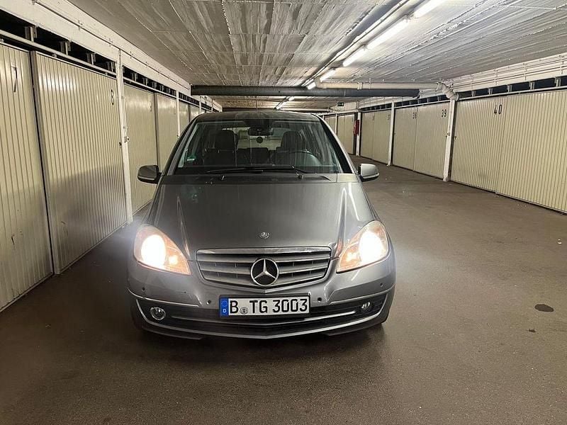 Grau Gebraucht 2008 Mercedes A150 Elegance Limousine | 3.300 € (Guter Preis) - Bild 1/4
