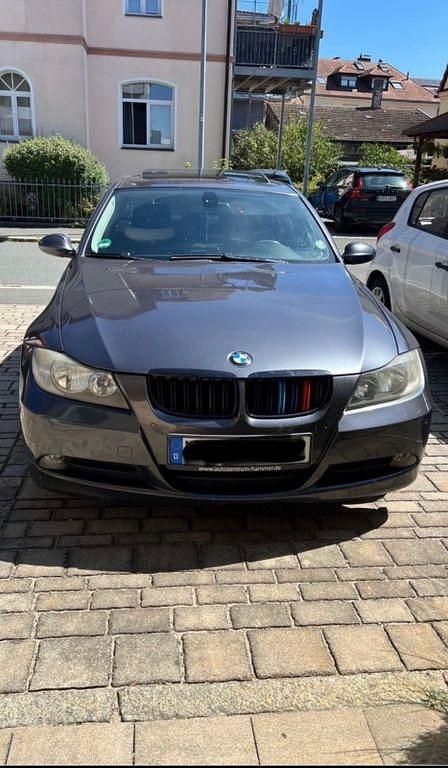 Gebraucht BMW 318 129 PS (94 kW) 2006 Grau Limousine