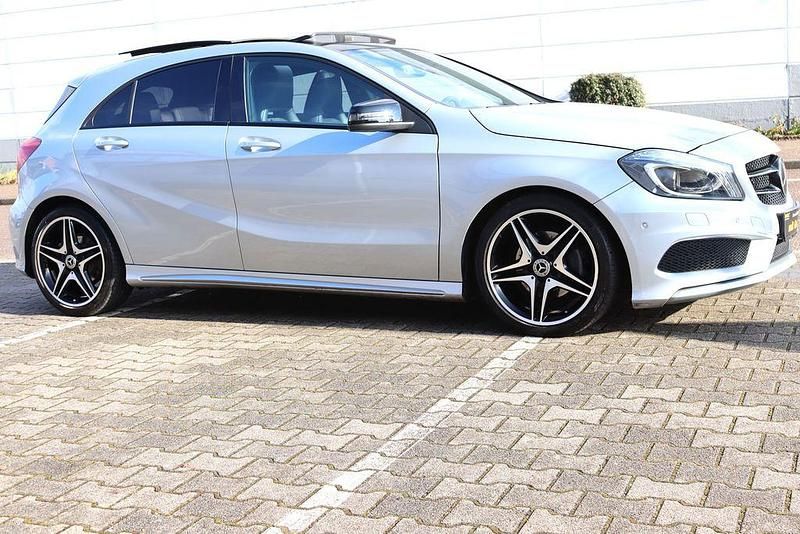 Gebraucht Mercedes A180 Sport 122 PS (89 kW) 2013 Silber Limousine
