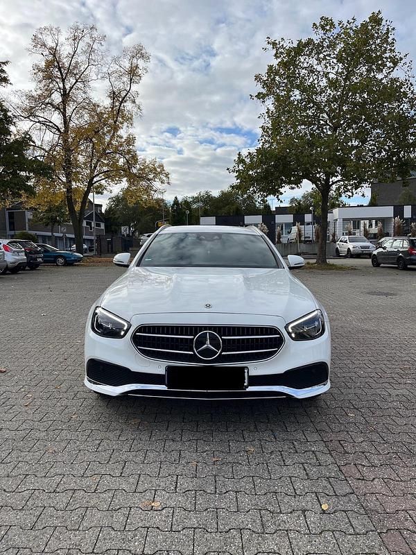 Weiß Gebraucht 2021 Mercedes E300 Kombi | 23.500 € (Guter Preis) - Bild 1/4