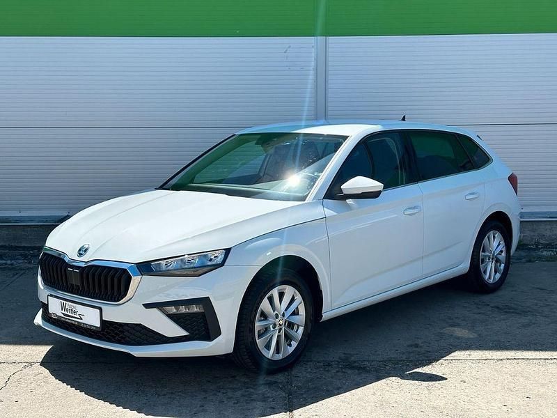 Weiß Gebraucht 2024 Skoda Scala Selection Kleinwagen | 23.630 € (Fairer Preis) - Bild 1/2
