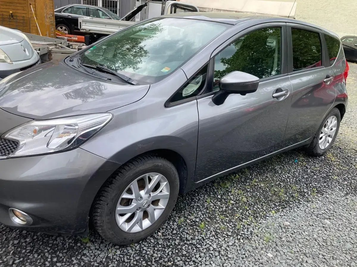 Gebraucht Nissan Note Acenta 80 PS (58 kW) 2014 Grau Kleinwagen