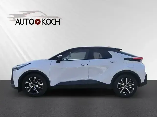 Gebraucht Toyota C-HR 140 PS (102 kW) 2025 Super white 2 (040)/ black (20 SUV