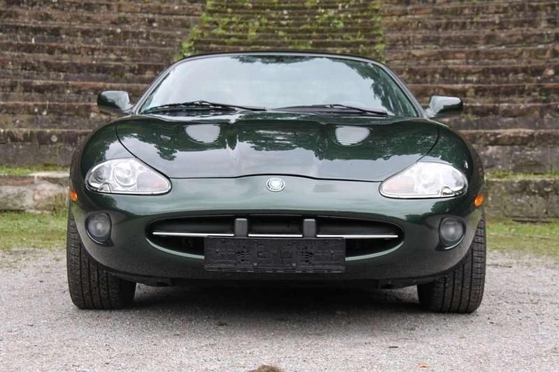 Grün Gebraucht 1997 Jaguar XK Coupé | 24.999 € (Etwas zu teuer) - Bild 1/4