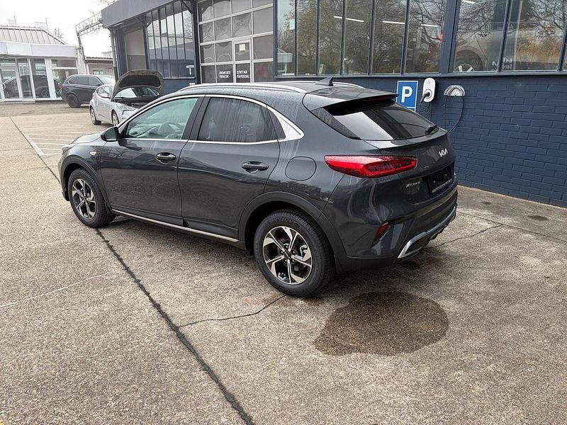 Neu Kia XCeed 116 PS (85 kW) 2025 Grau SUV