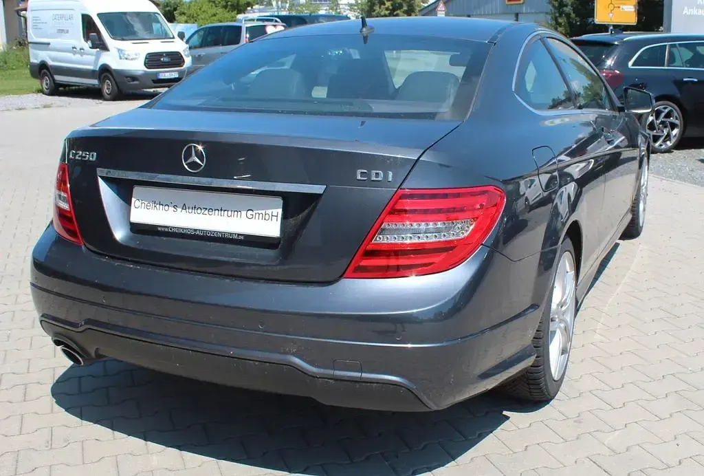 Gebraucht Mercedes C250 204 PS (150 kW) 2011 Grau Coupé