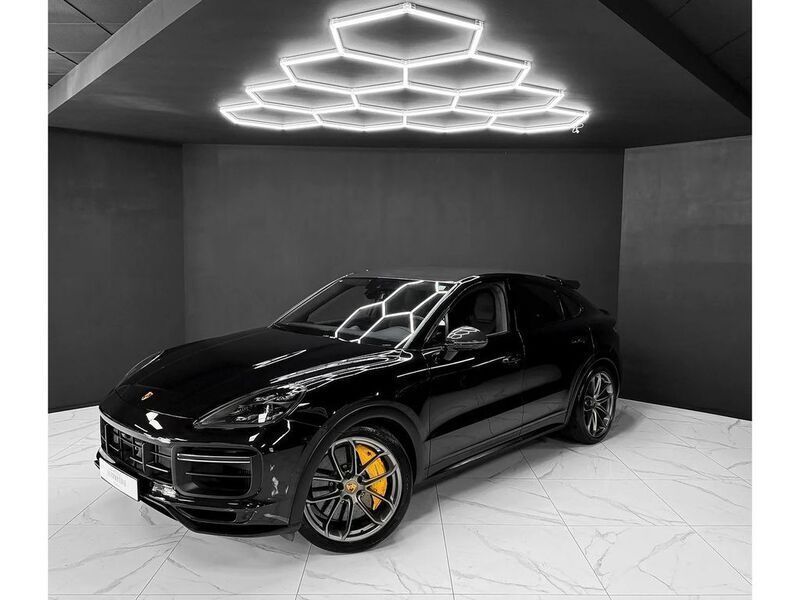 Schwarz Gebraucht 2022 Porsche Cayenne Turbo GT SUV | 154.900 € (Fairer Preis) - Bild 1/4