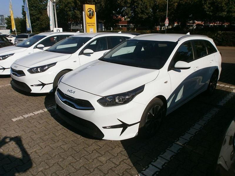 Weiß Neu 2025 Kia Ceed Sportswagon Kombi | 21.490 € (Guter Preis) - Bild 1/4