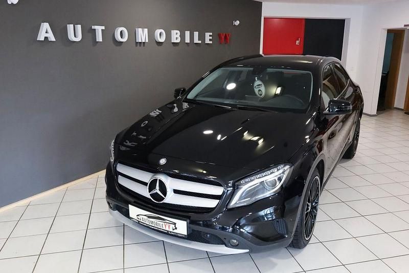 Schwarz Gebraucht 2014 Mercedes GLA200 Sport SUV | 16.800 € (Fairer Preis) - Bild 1/4
