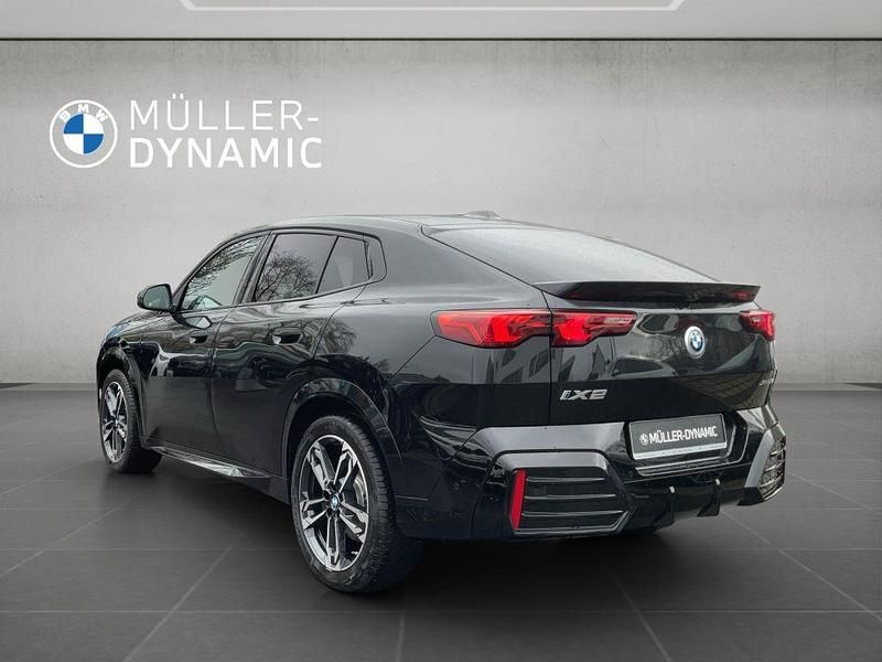 Gebraucht BMW iX2 Luxury Line 230 kW (313 PS) 2025 Black sapphire metallic SUV